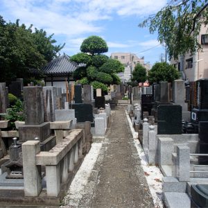 感通寺の墓地